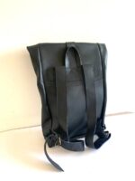 Mochila 100% cuero colores Negro medidas 50 x 30 x 10, con espacio separado interior para Laptop 4